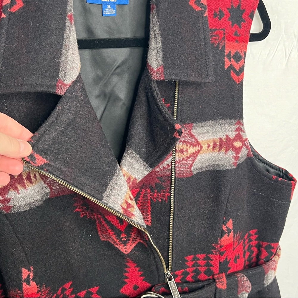Pendleton Black and Red Patterned Vest - image 3